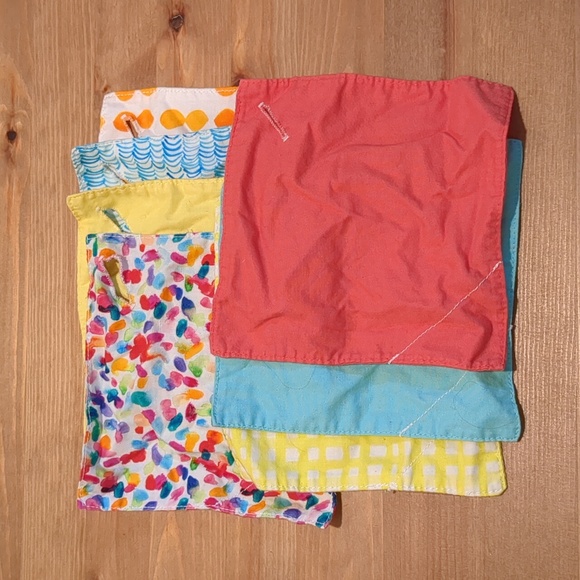 Lovevery Magic Tissue Box and Tissues - Picture 2 of 2